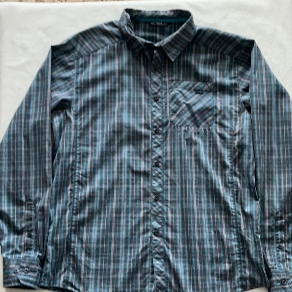 Patterned Arc’teryx Button Down Collared Shirt Me… - image 1